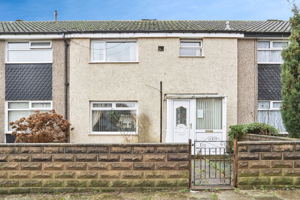 Property photo 1 of 15 Front Garden