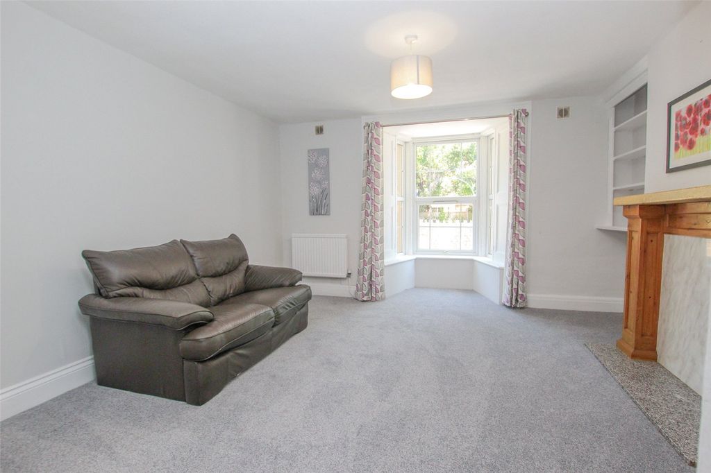 Property photo 1 of 20 Picture No. 02