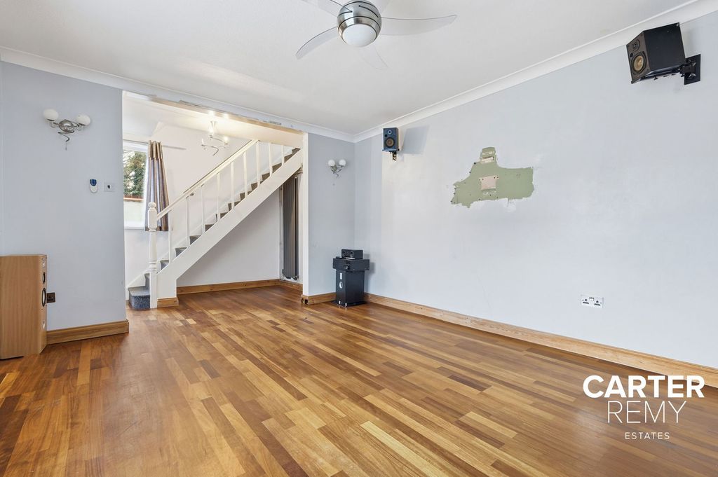 Property photo 2 of 21