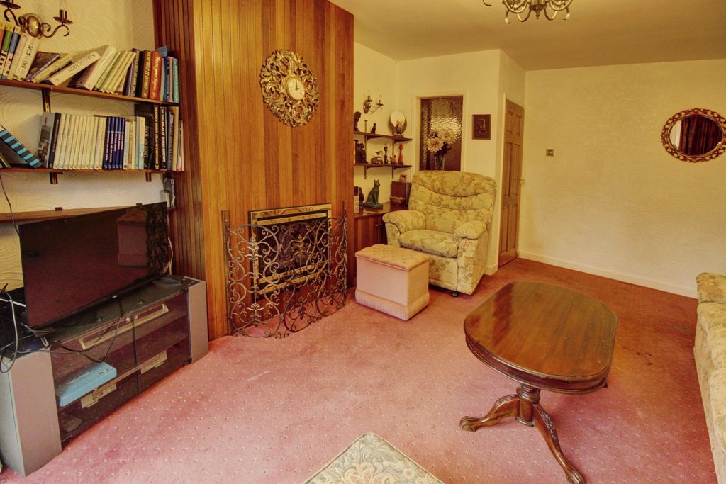 Property photo 2 of 14 2 Living Room