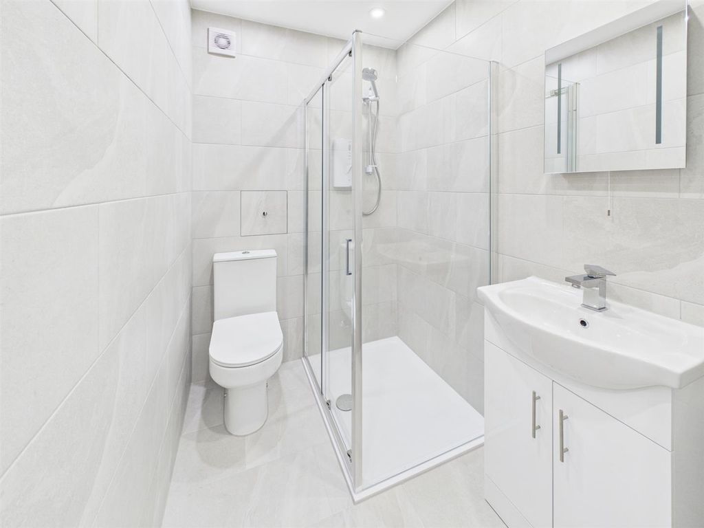 Property photo 2 of 4 Flat A - Bathroom 1 .Jpg