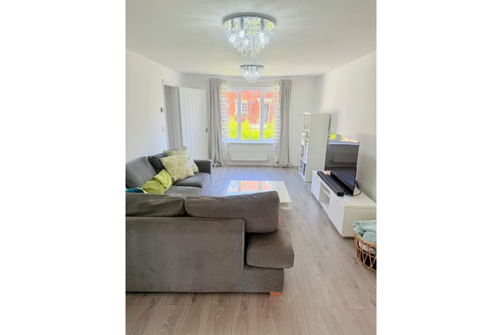 Property photo 2 of 17