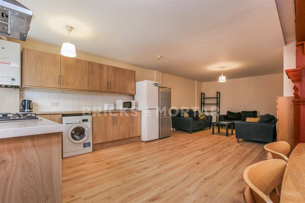 Property photo 3 of 12 1Ufdrprm10Ur0Be7Vrh7Cw.Jpg