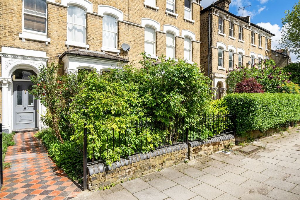 Property photo 2 of 12