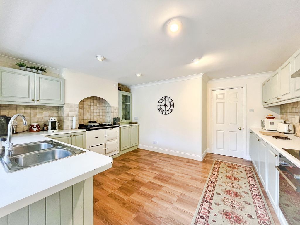 Property photo 2 of 13 Photo 12