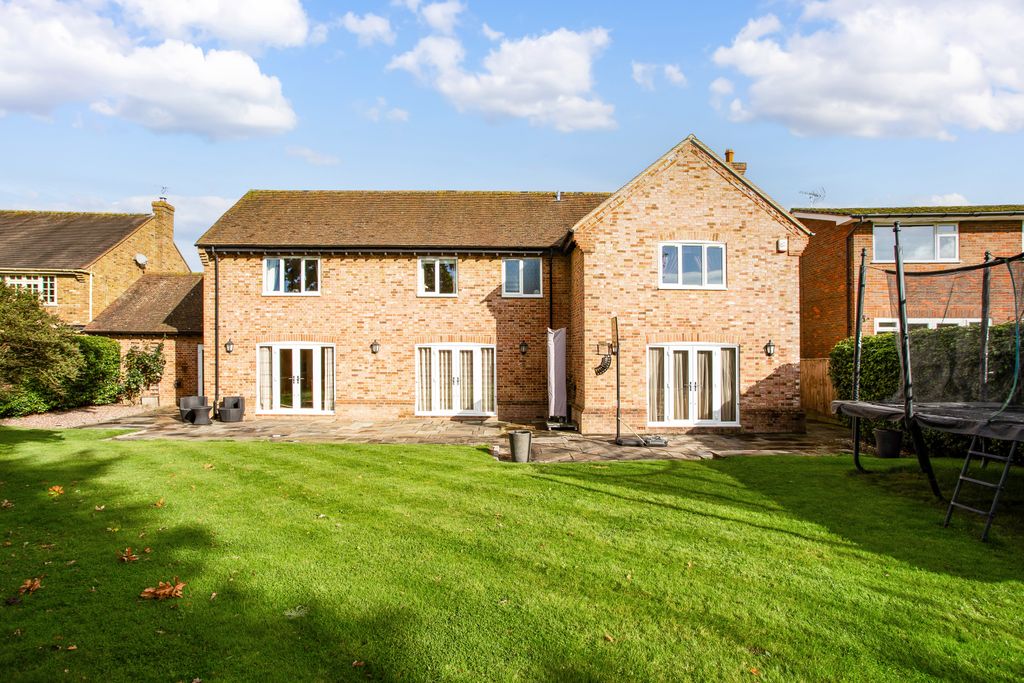 Property photo 2 of 25