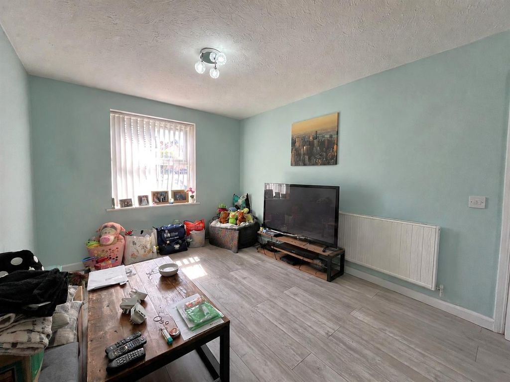 Property photo 3 of 10 l2.Jpg