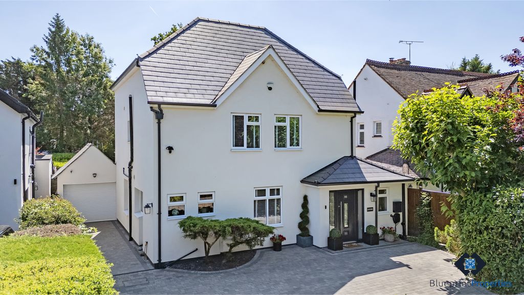 Property photo 1 of 40 4 Bedroom Detached House