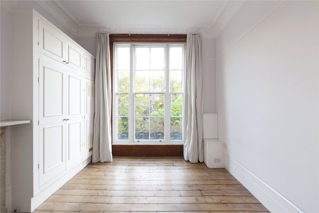 Property photo 3 of 6 Picture No. 07