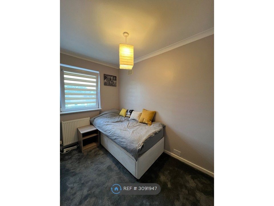 Property photo 1 of 13 Room 2