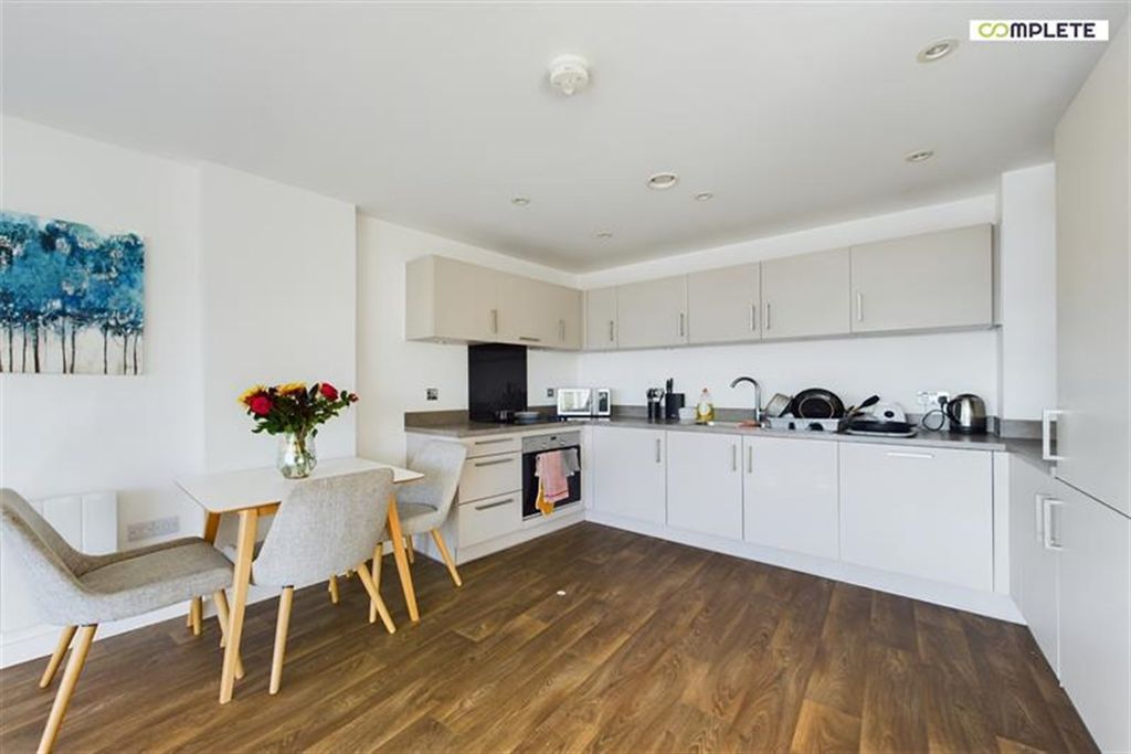 Property photo 1 of 12 (Main)