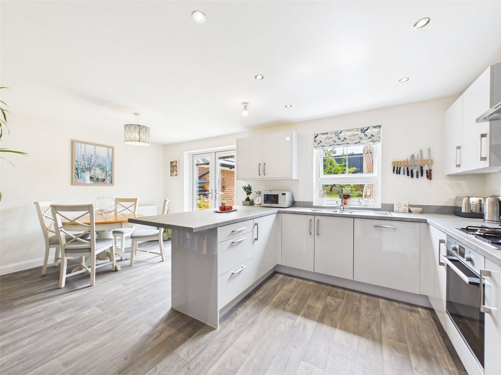 Property photo 3 of 17 Kitchen/Dining Room