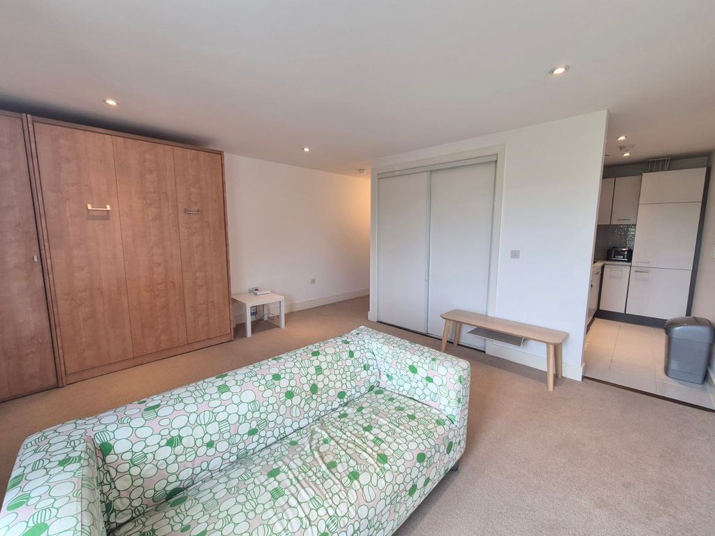 Property photo 2 of 6
