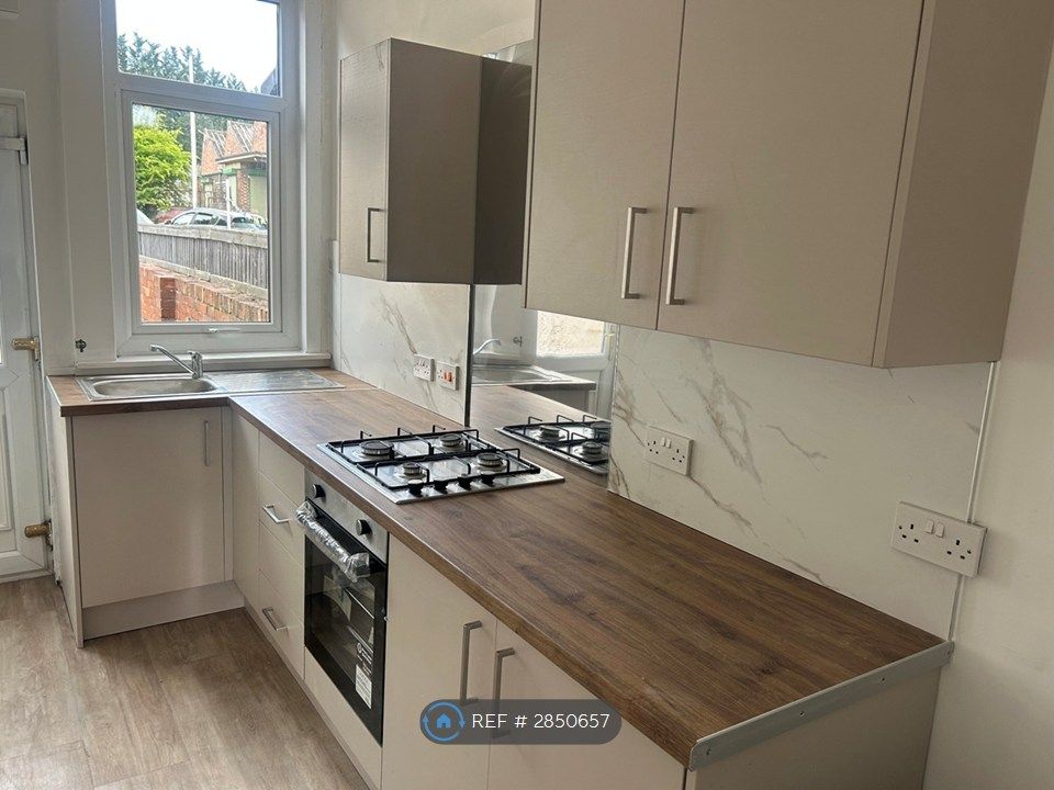 Property photo 1 of 16 New Fitted Kitchen