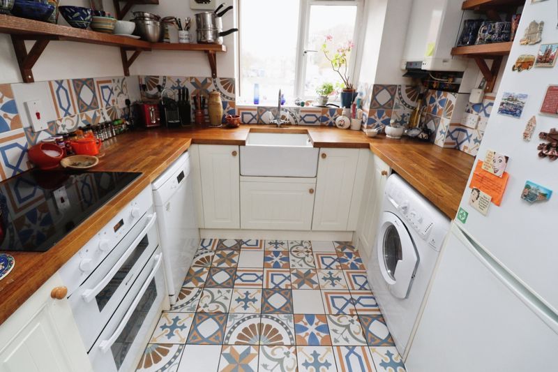 Property photo 3 of 11 Campernell Close