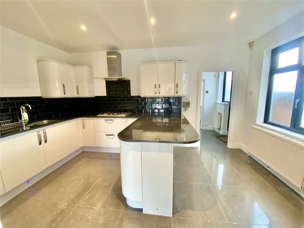 Property photo 3 of 18 Picture No. 07