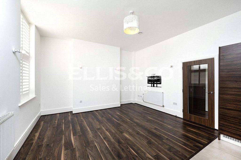 Property photo 2 of 12 Picture No. 13