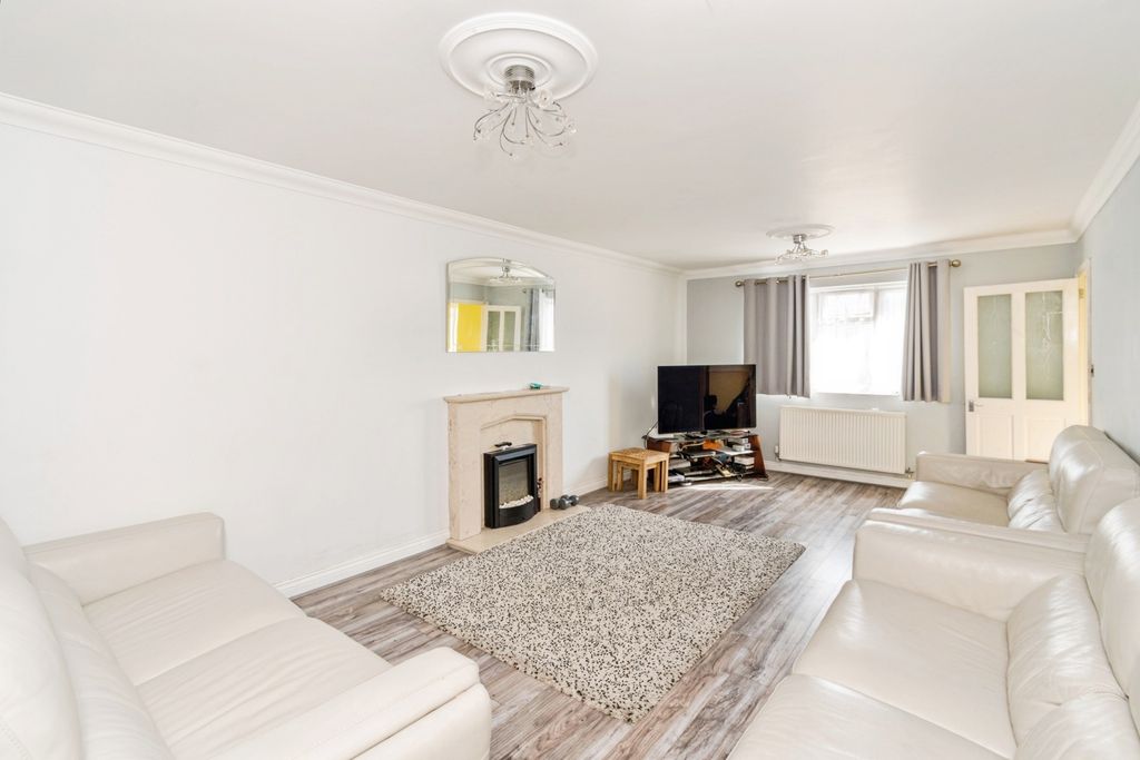 Property photo 2 of 19 Pbox-Img.Jpg