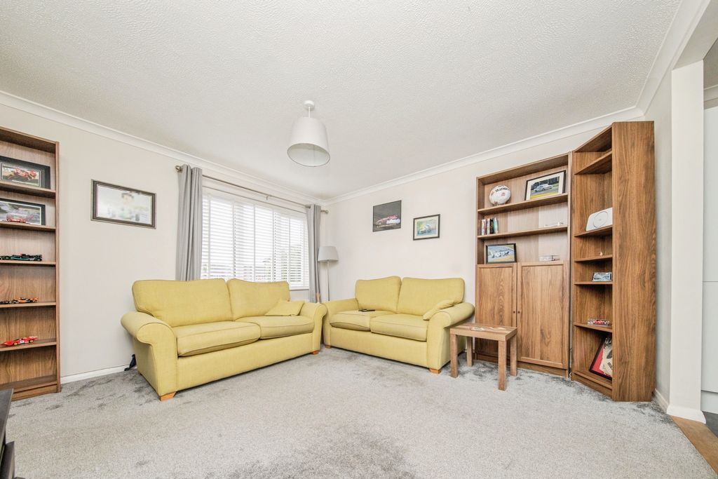 Property photo 3 of 20