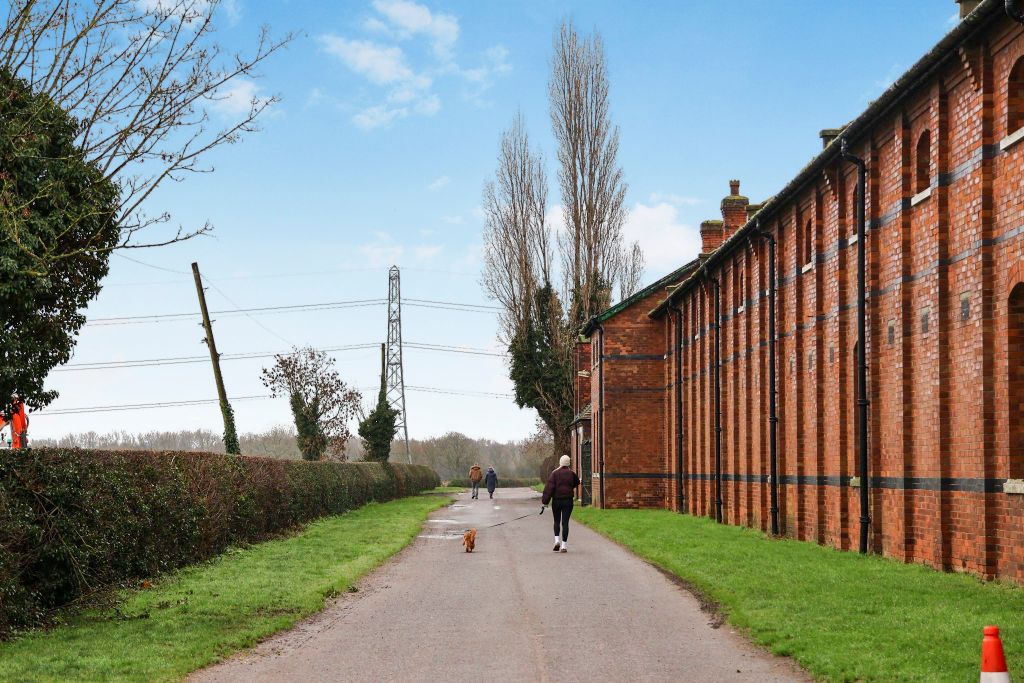 Property photo 2 of 11