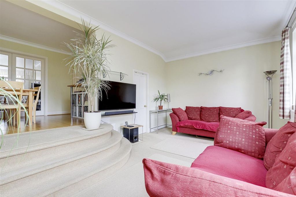 Property photo 3 of 31