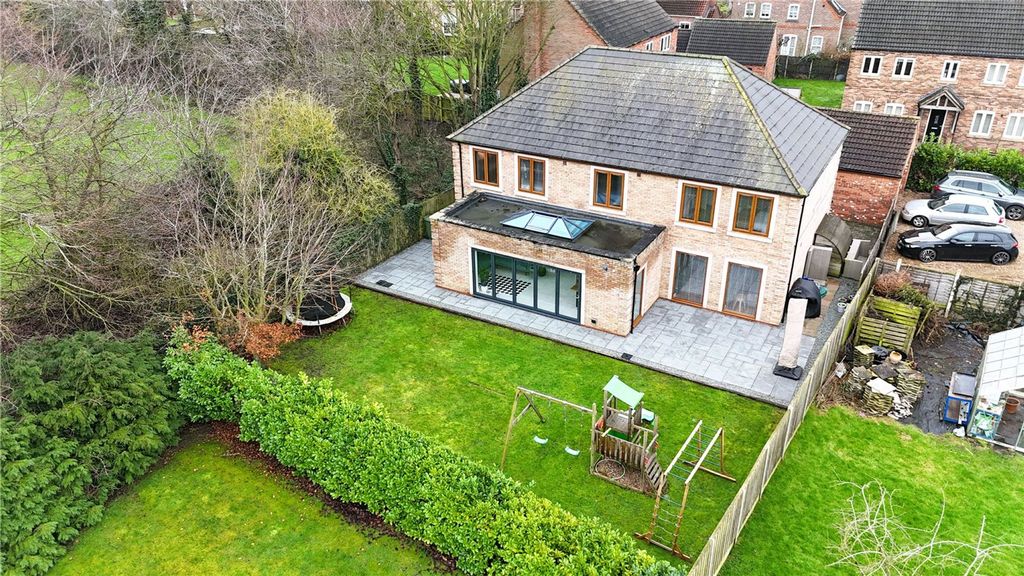 Property photo 2 of 30 Picture No. 29