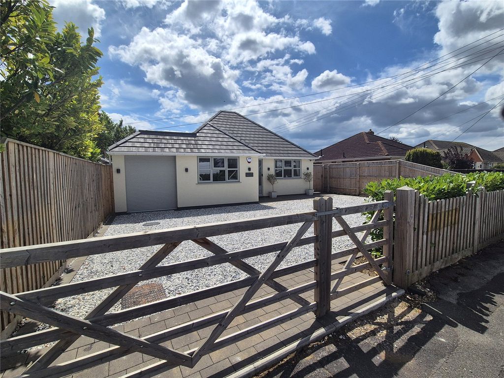 Property photo 1 of 23 Picture No. 32