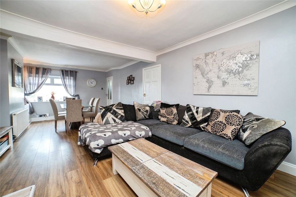 Property photo 2 of 19 Picture No. 03