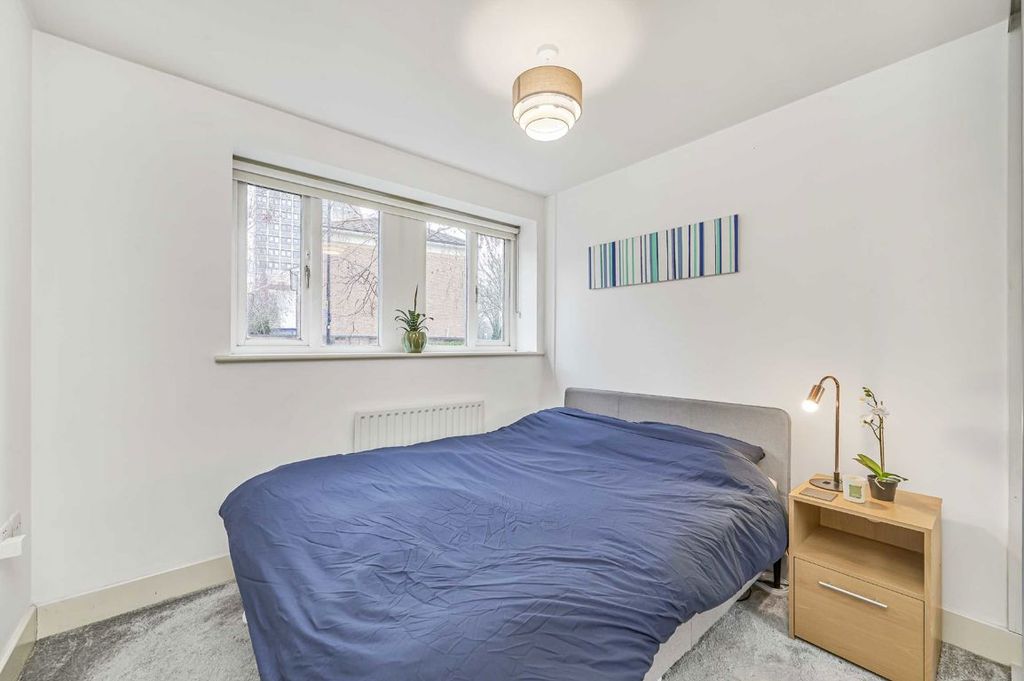 Property photo 3 of 6