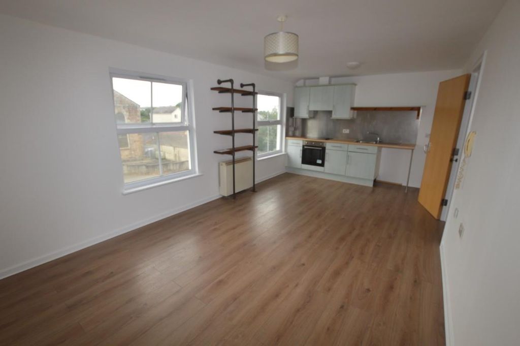 Property photo 2 of 9 Dsc_0036 (Medium).Jpg