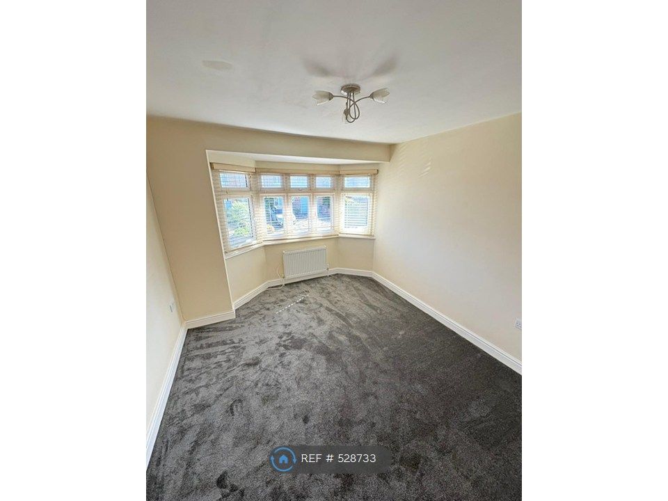 Property photo 2 of 17 Living Room To Front