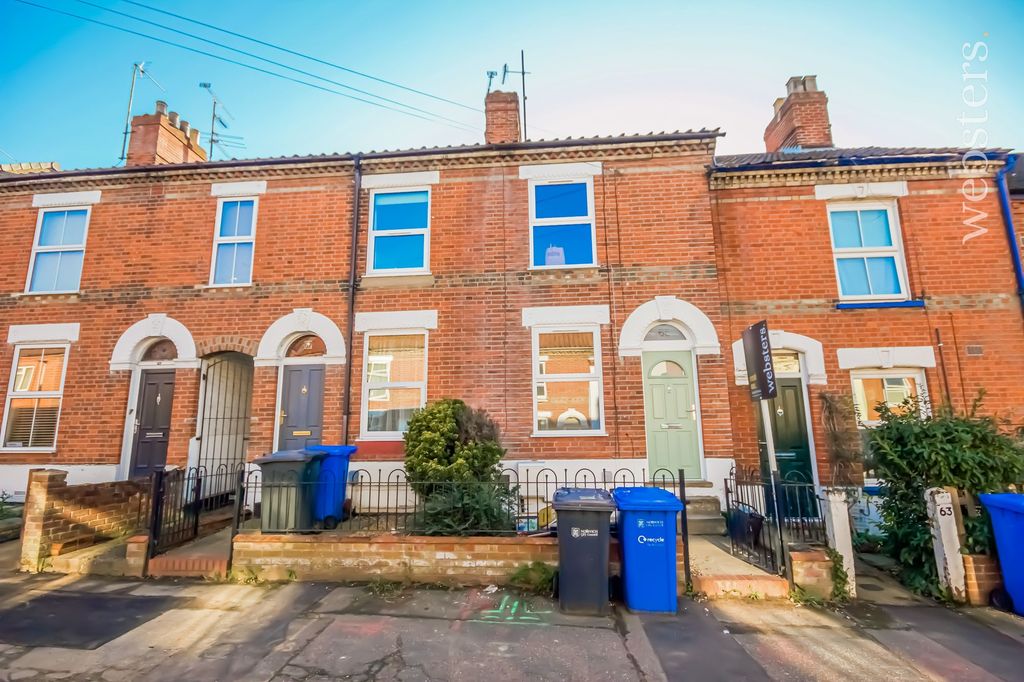 Property photo 1 of 9