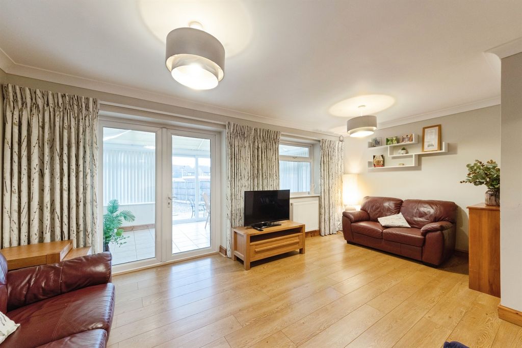 Property photo 2 of 26