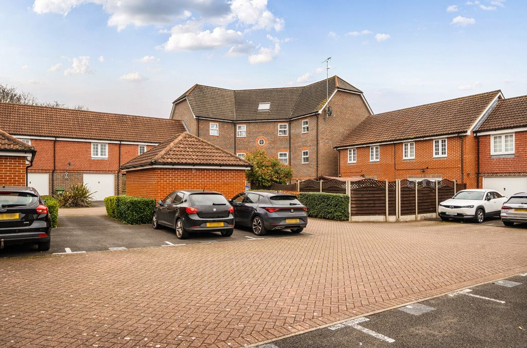 Property photo 2 of 22 1423608-1-69Aac62...