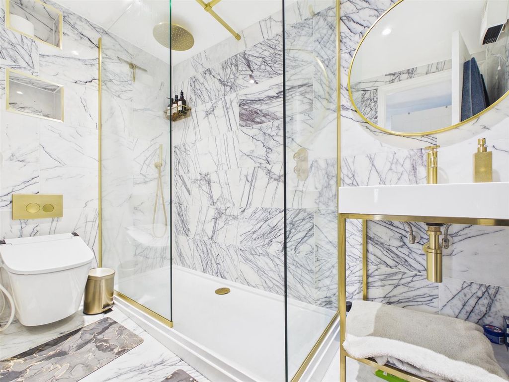 Property photo 3 of 9 Cam04311G0-Pr0112-Still008.Jpg