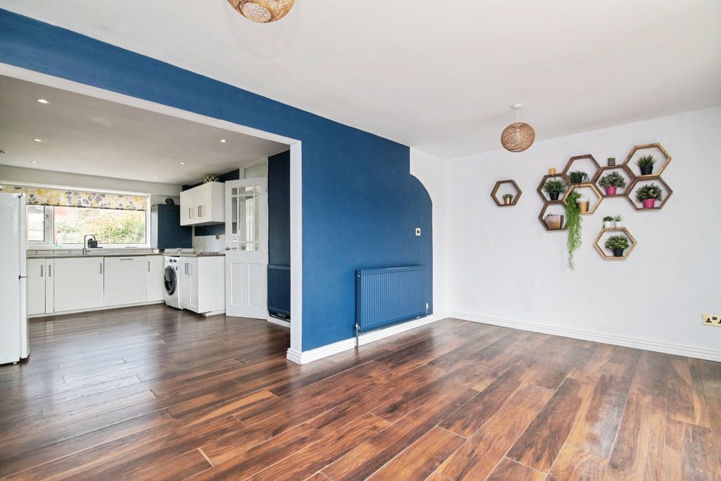 Property photo 2 of 17 Pbox-Img.Jpg
