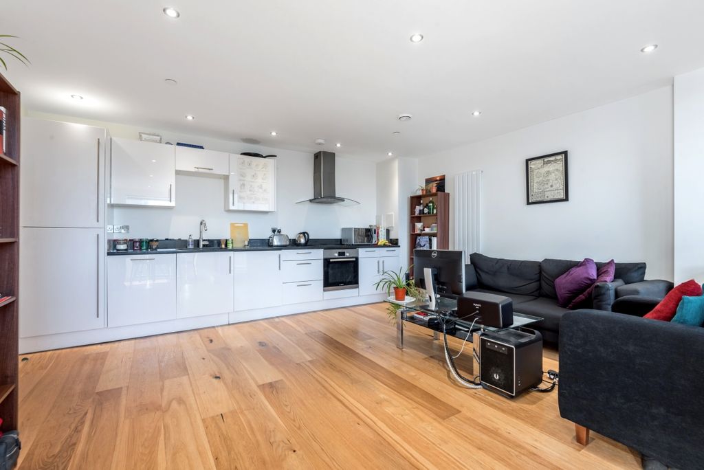 Property photo 2 of 8 392675 (2)