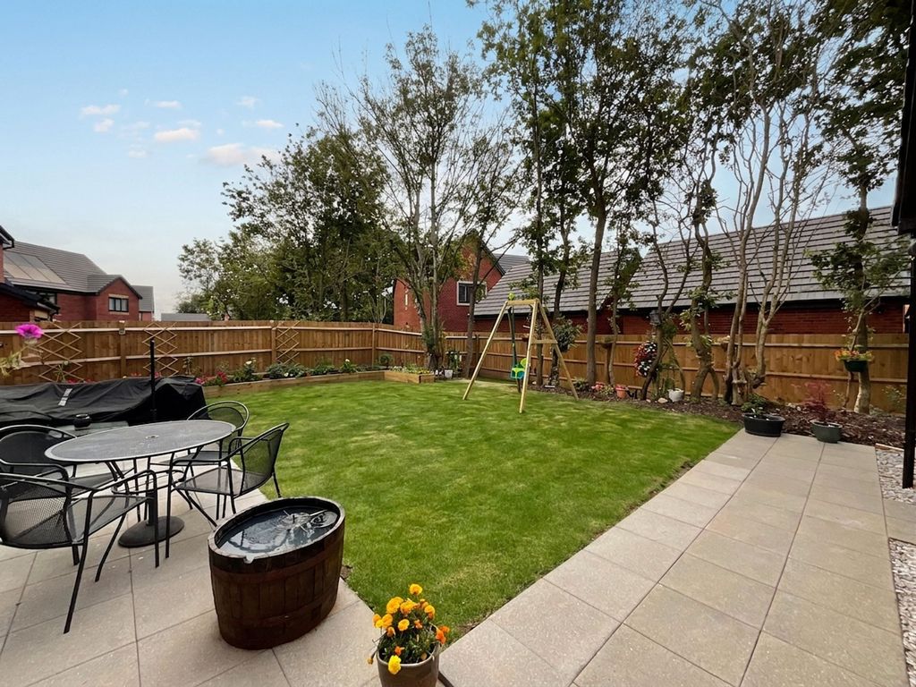Property photo 2 of 27