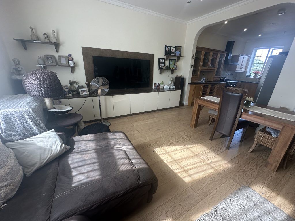 Property photo 3 of 5