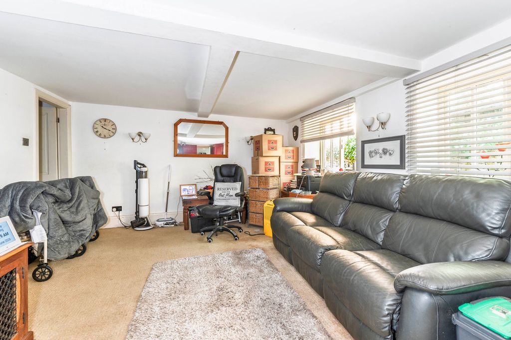 Property photo 3 of 10 Living Room