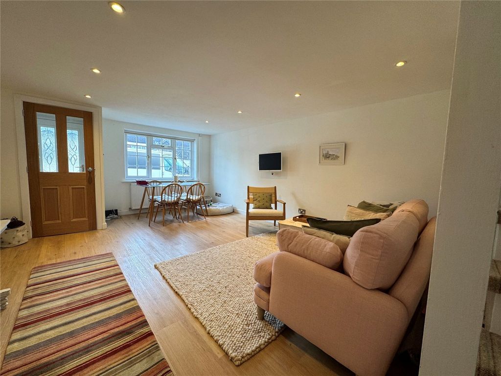 Property photo 2 of 13 Picture No. 08