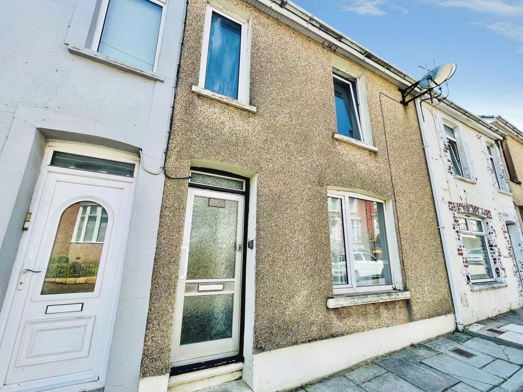 Property photo 1 of 10 External