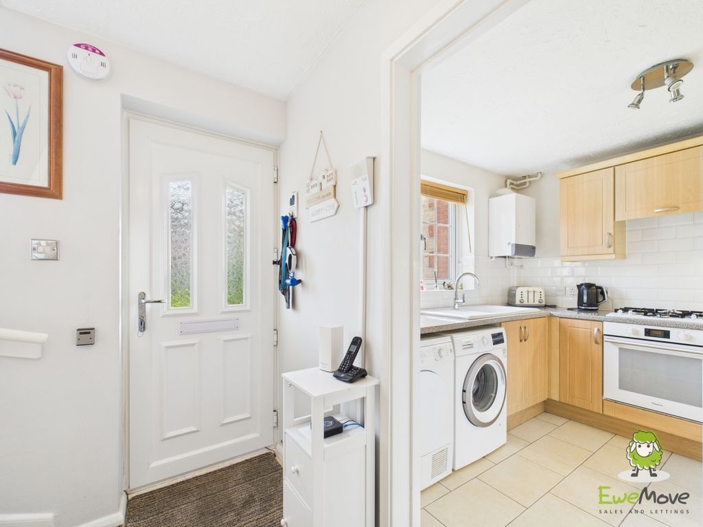 Property photo 3 of 20 Hallway 2