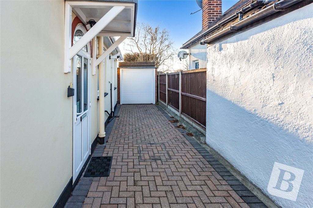 Property photo 2 of 17 Picture No. 03