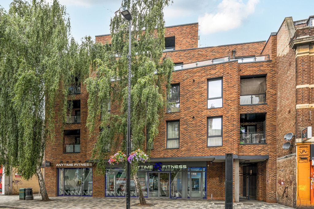 Property photo 1 of 21 1297278-20-686Bf3...