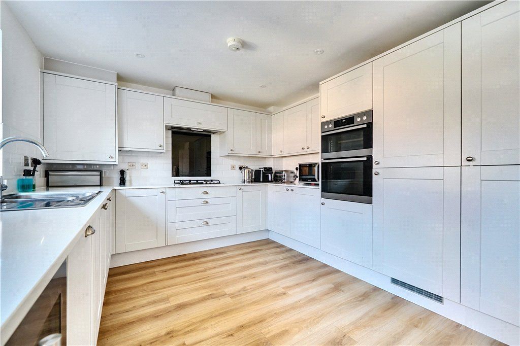Property photo 2 of 18 Picture No. 15