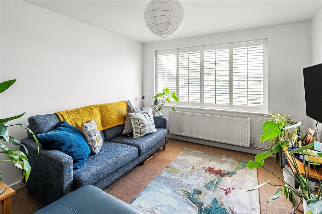 Property photo 2 of 25 6-Birch-Court-9.Jpg