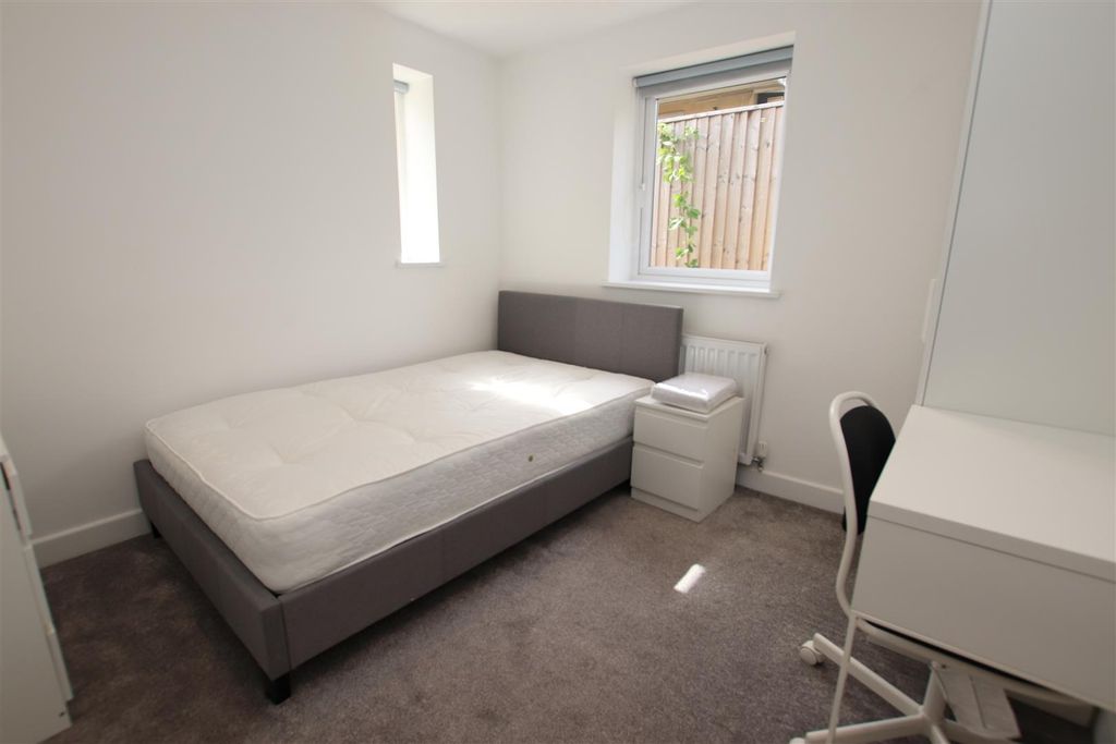 Property photo 1 of 11 Bedroom 2