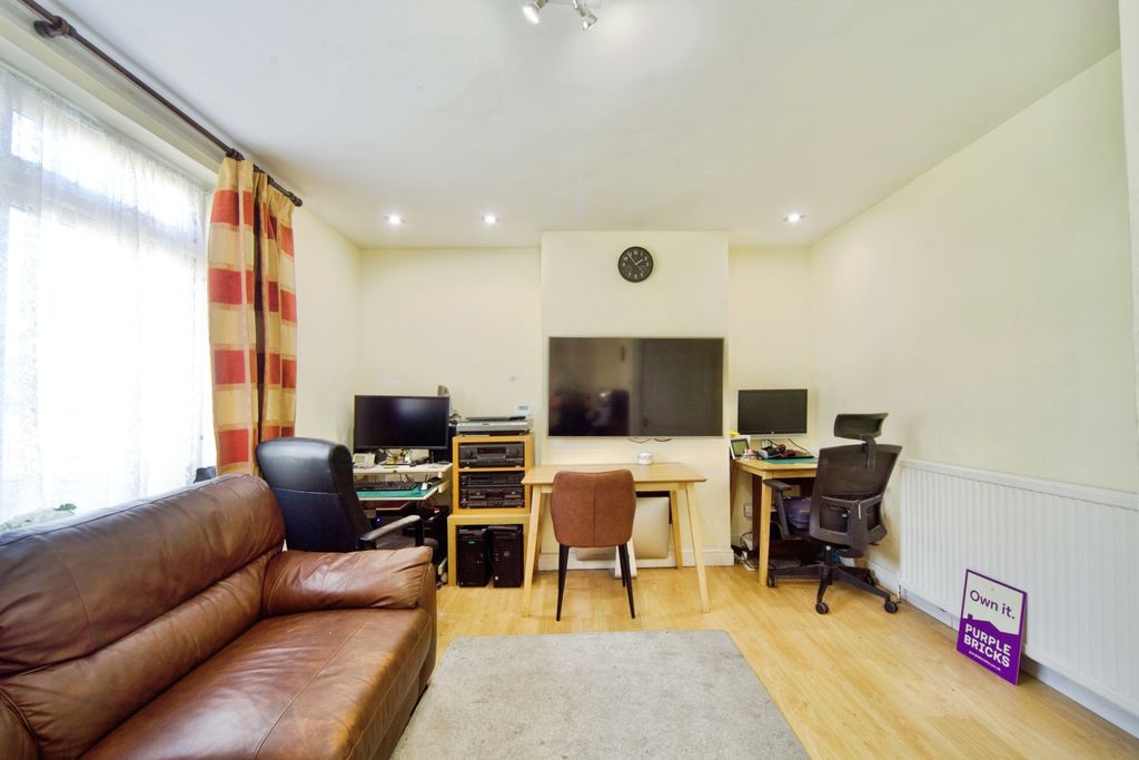 Property photo 3 of 13