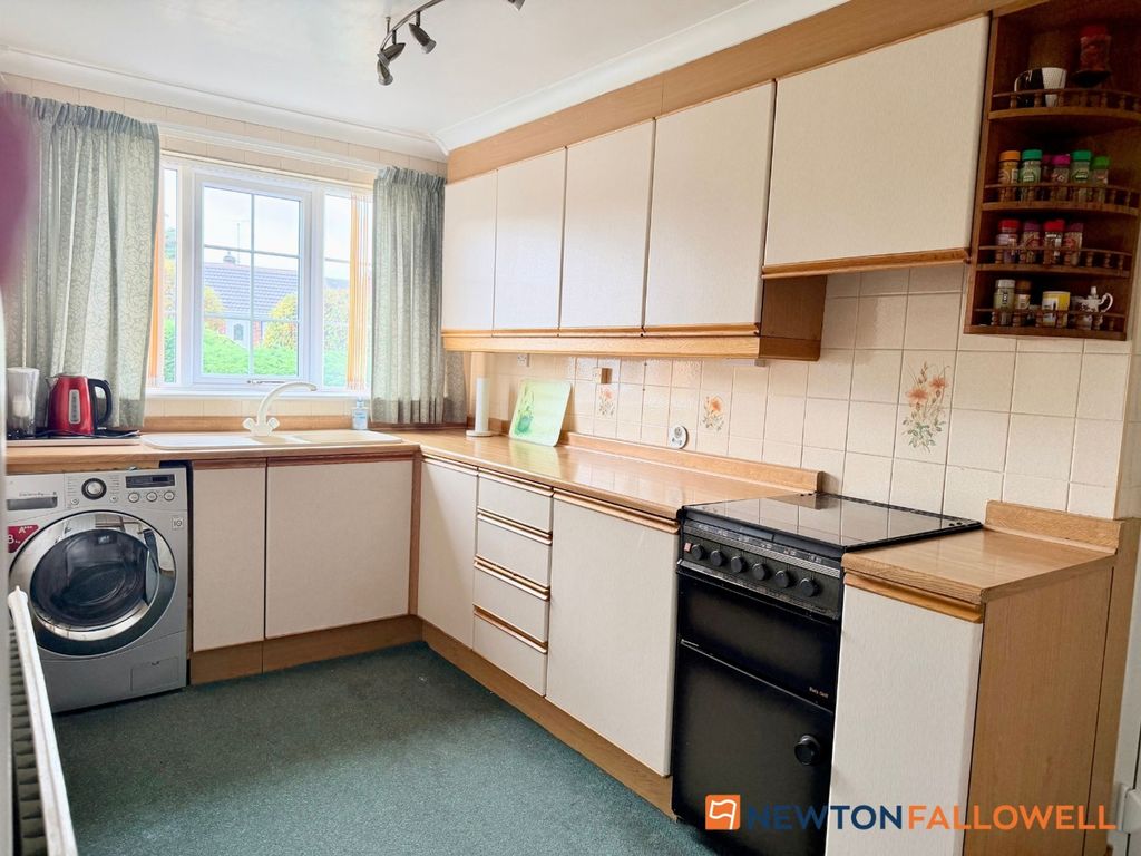 Property photo 2 of 12 Kitchen